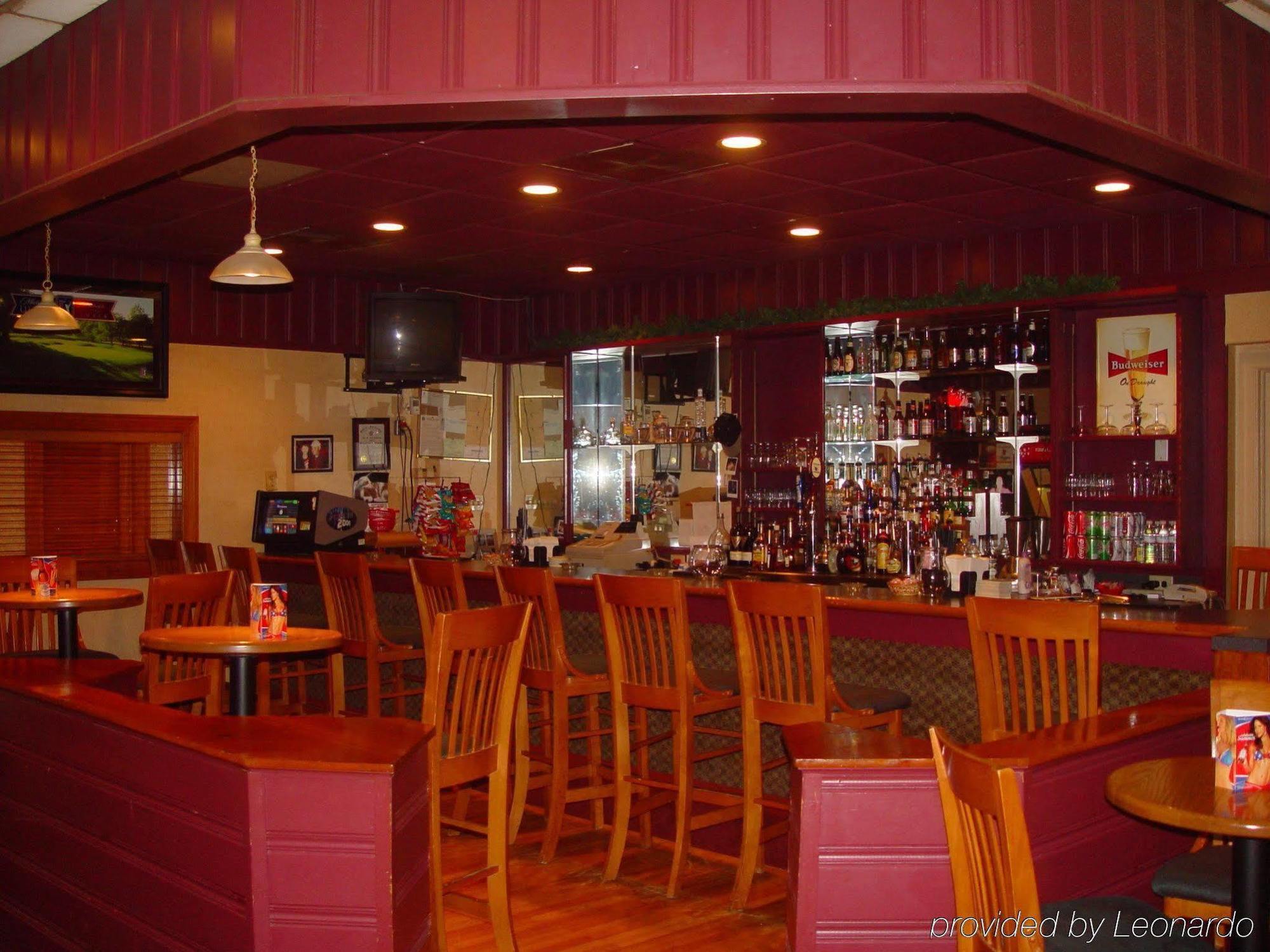 Mayfair Inn Williamston Restoran gambar